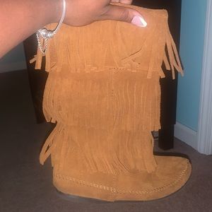 Minnetonka 3 Layer Fringe Boots